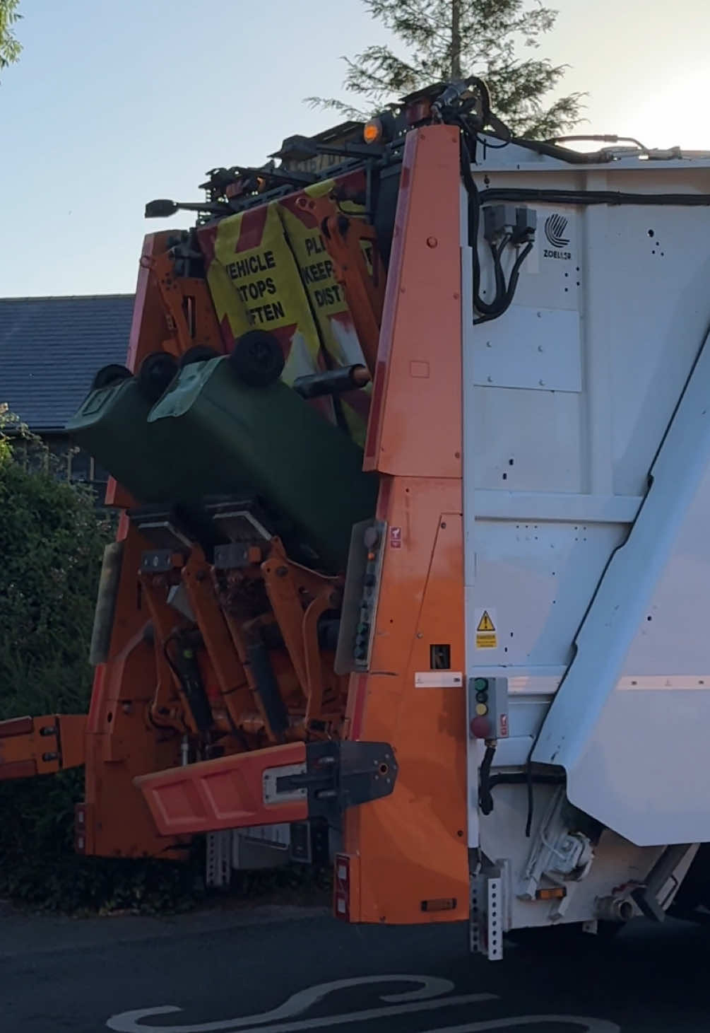 @Sussex Bin Lorrys