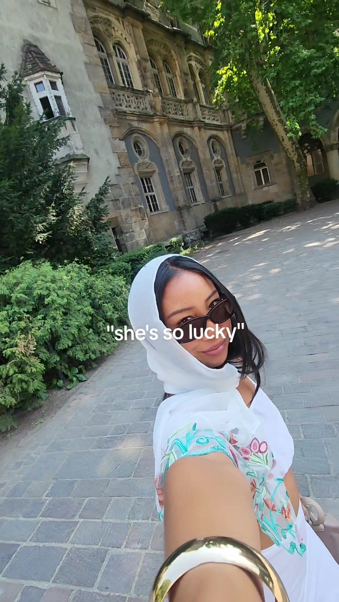 @ellie 💕