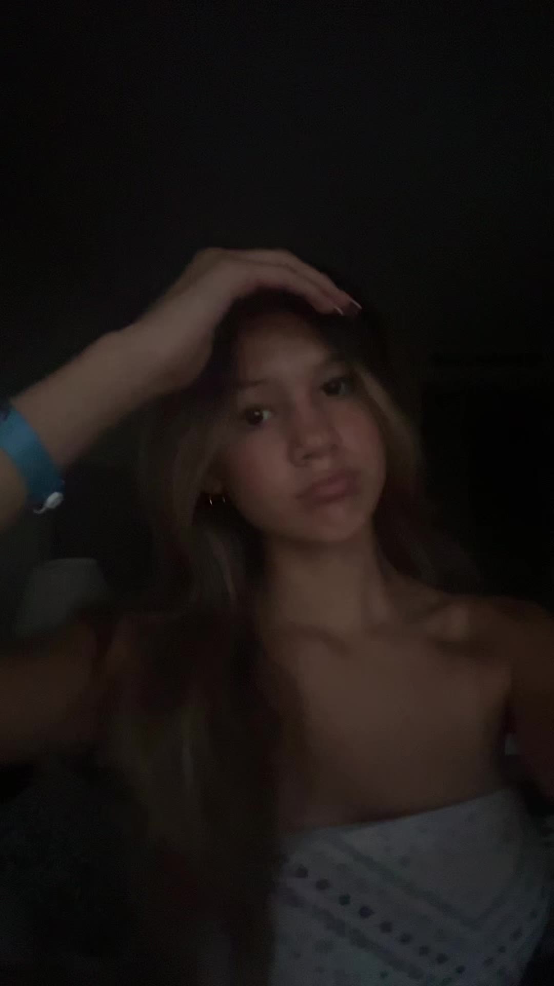 @ellieee