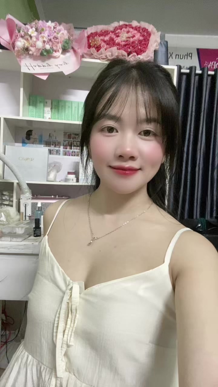 @Một m&eacute;t năm ba