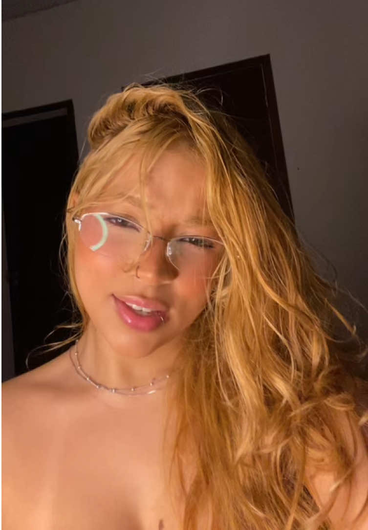 @mchelynz