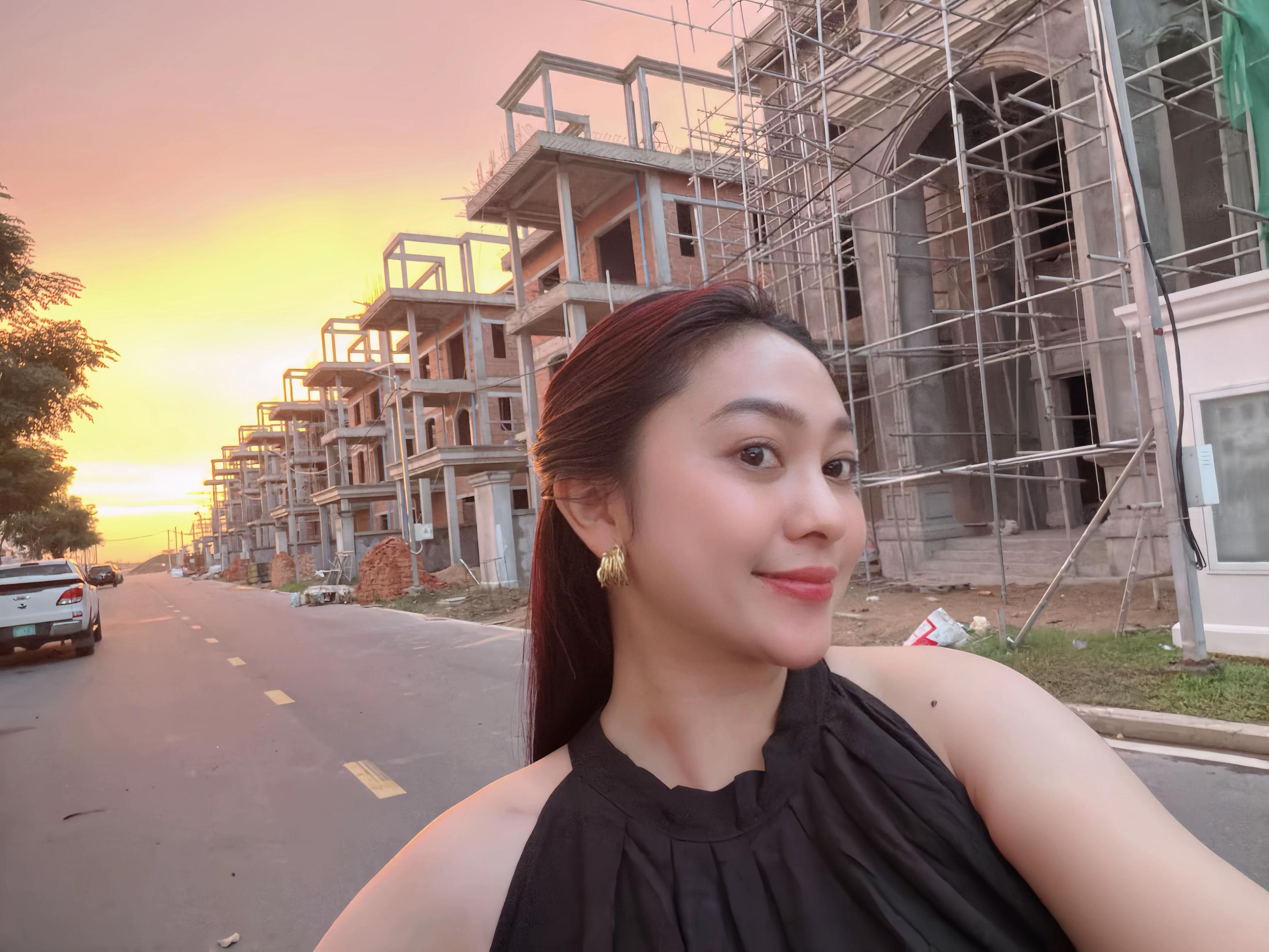 @SIM SREYMOM 888 (ជំទាវ តូច)