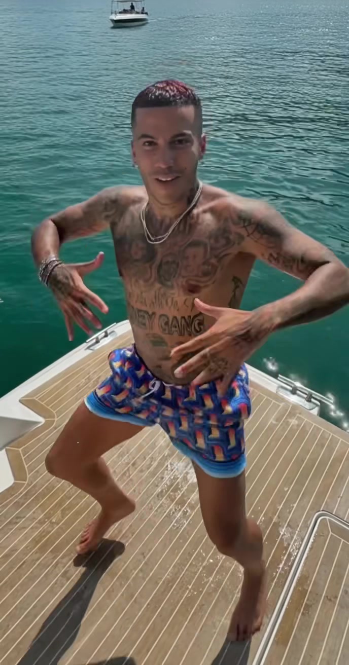 @🕺