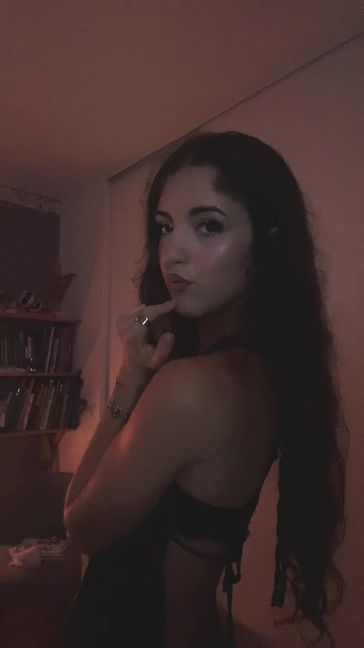 @Romy_{69}_