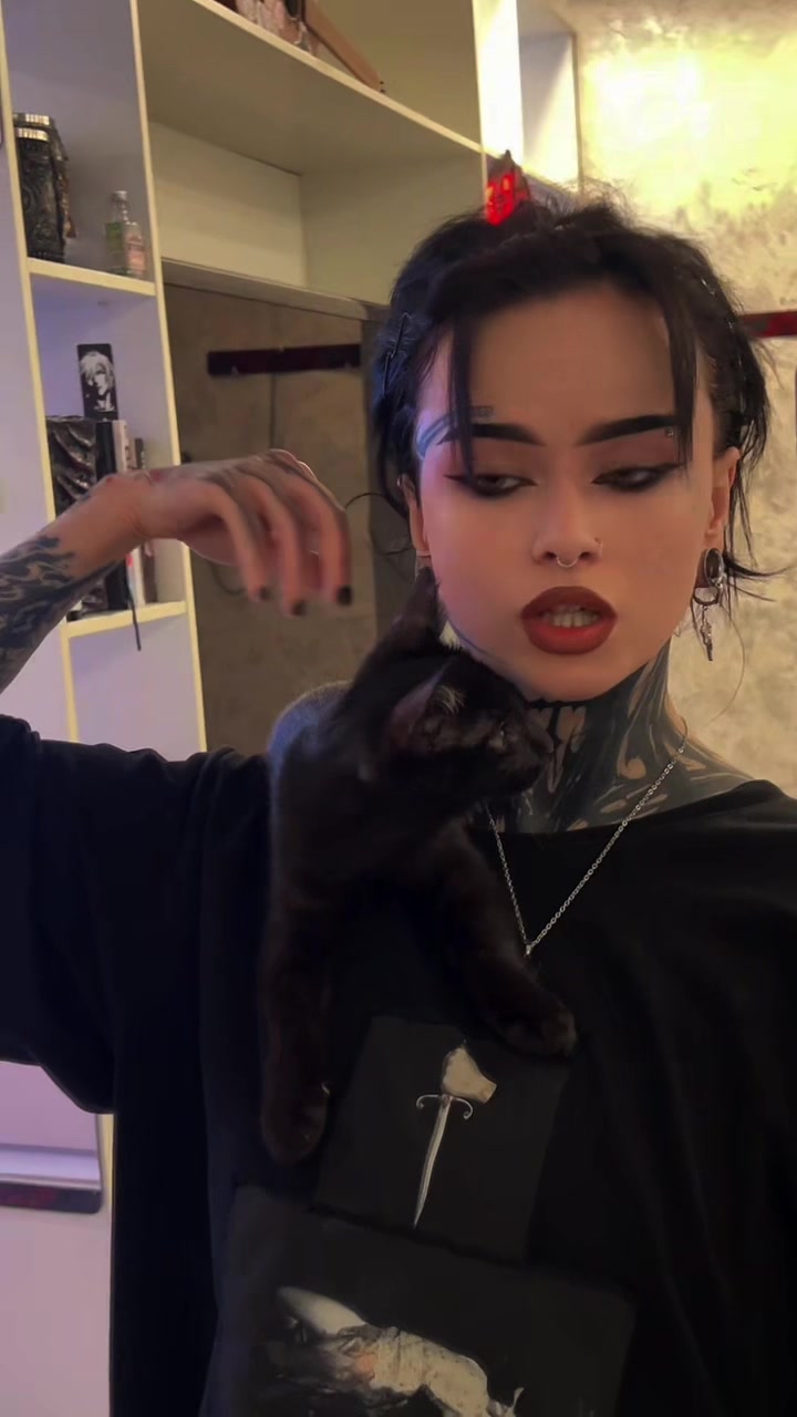 @Tsukini_suka🍅