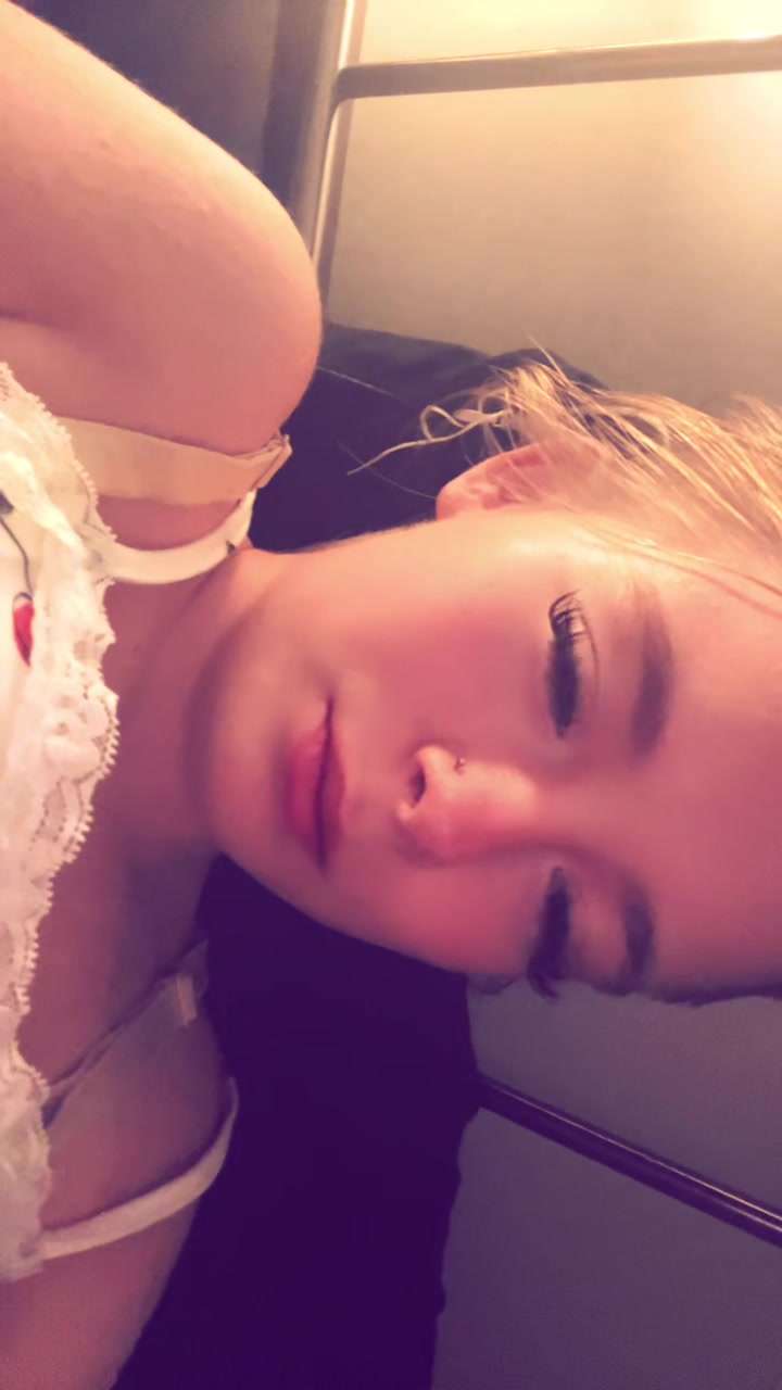 @❤️Izzy-Mai❤️