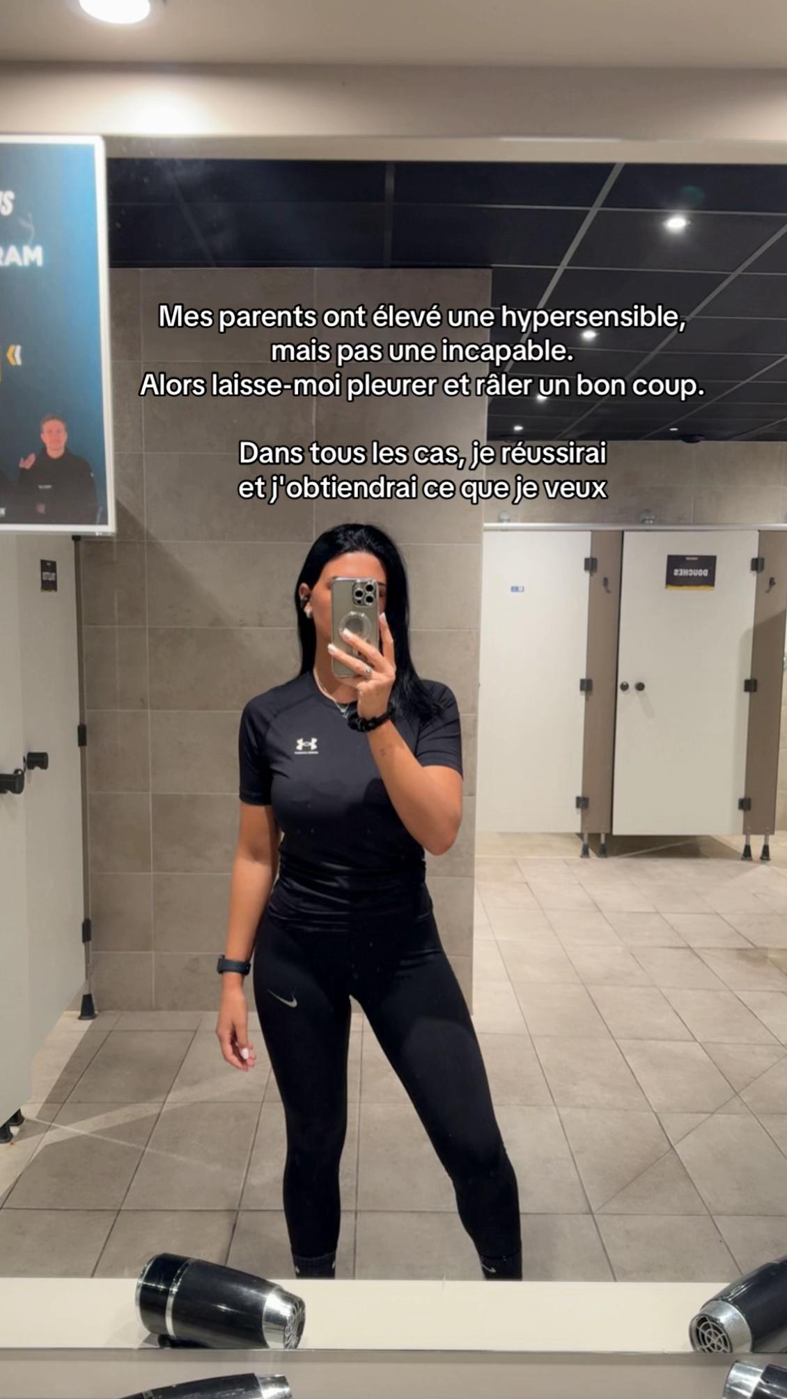 @𝐄𝐬𝐭𝐞𝐥𝐥𝐞 𝐌𝐢𝐫𝐚𝐧𝐝𝐚
