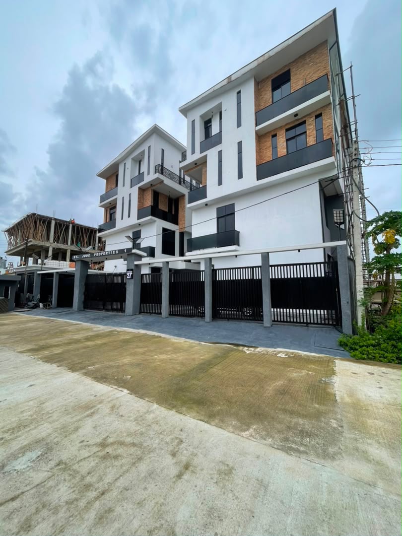 @EMINENCE LUXURY