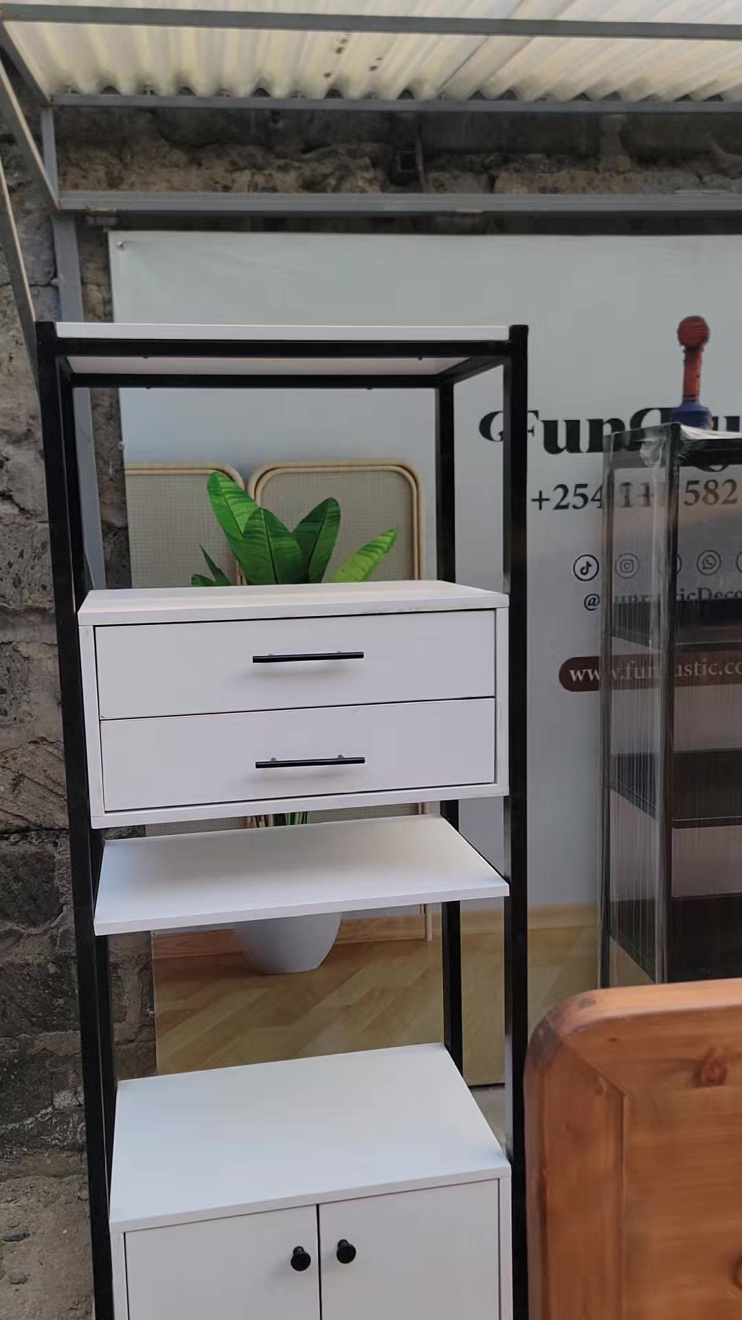 @Funrustic Decor