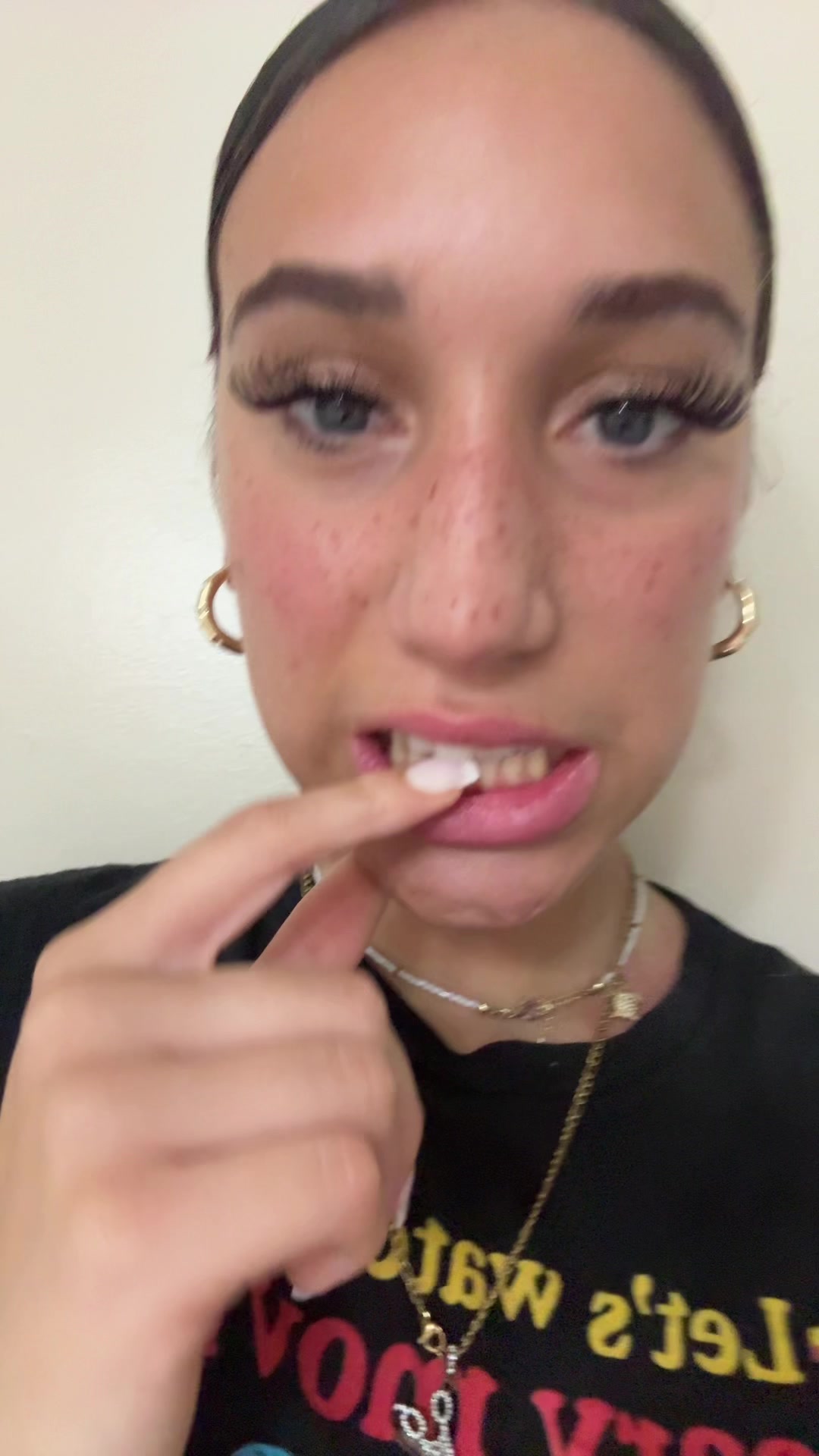 @Lightskinlesbo