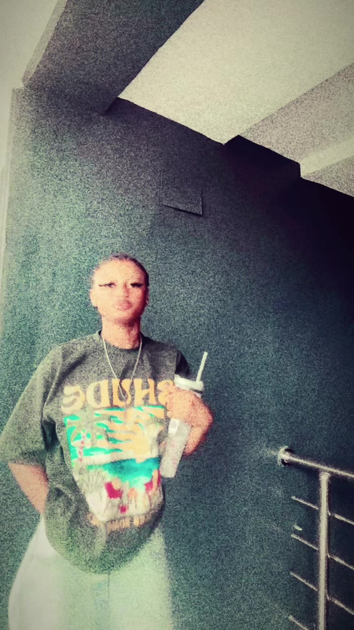 @ꨄ𝕐𝔻𝕂_𝕆𝕃𝕀𝕍𝕀𝔸ꨄ🥹💕