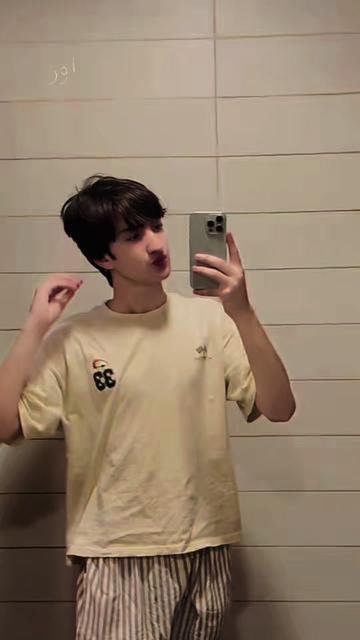 @Awais berry 👑