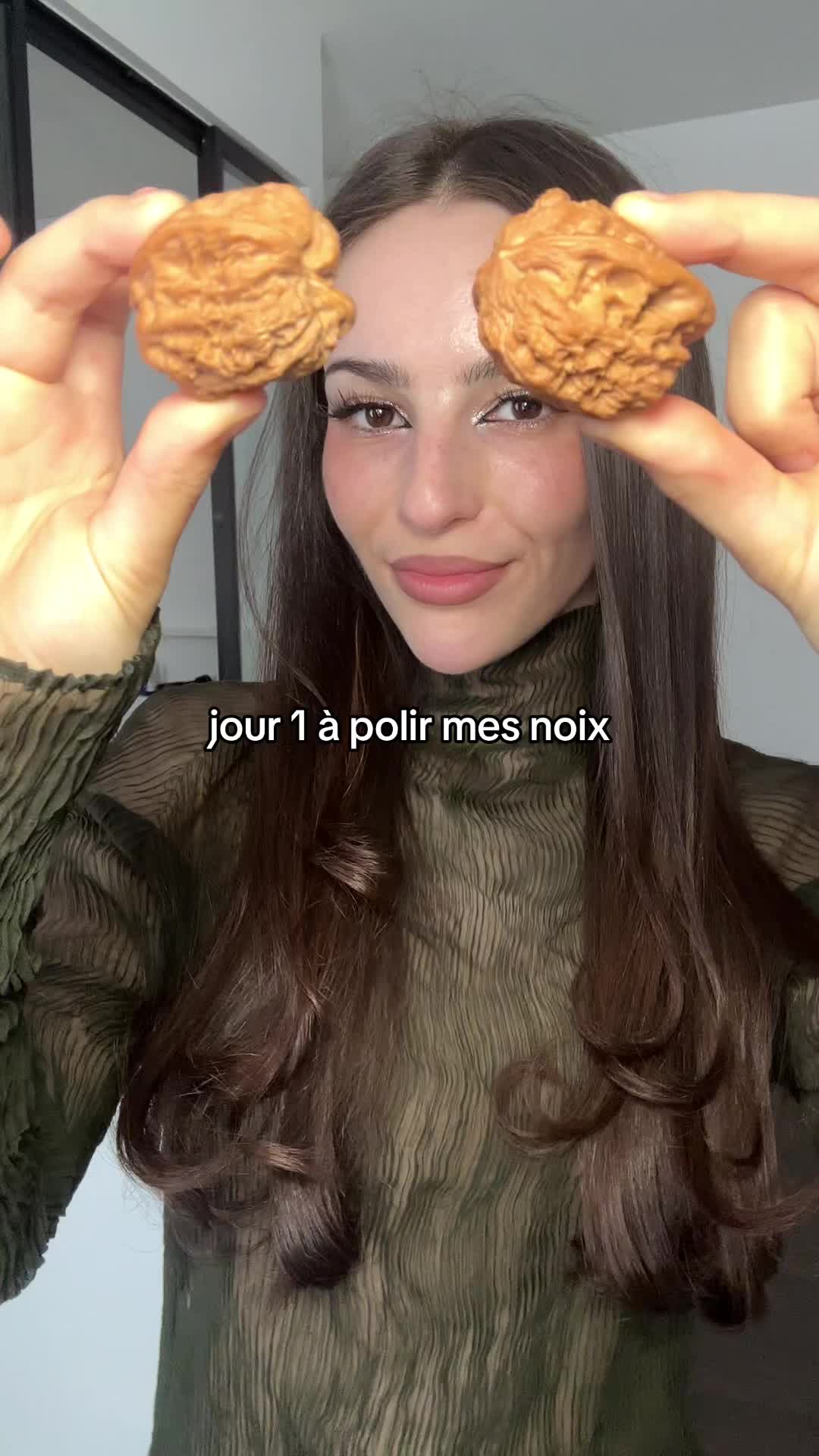 @whoisconstance