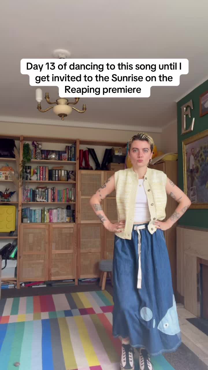 @Ella | Author & Creator