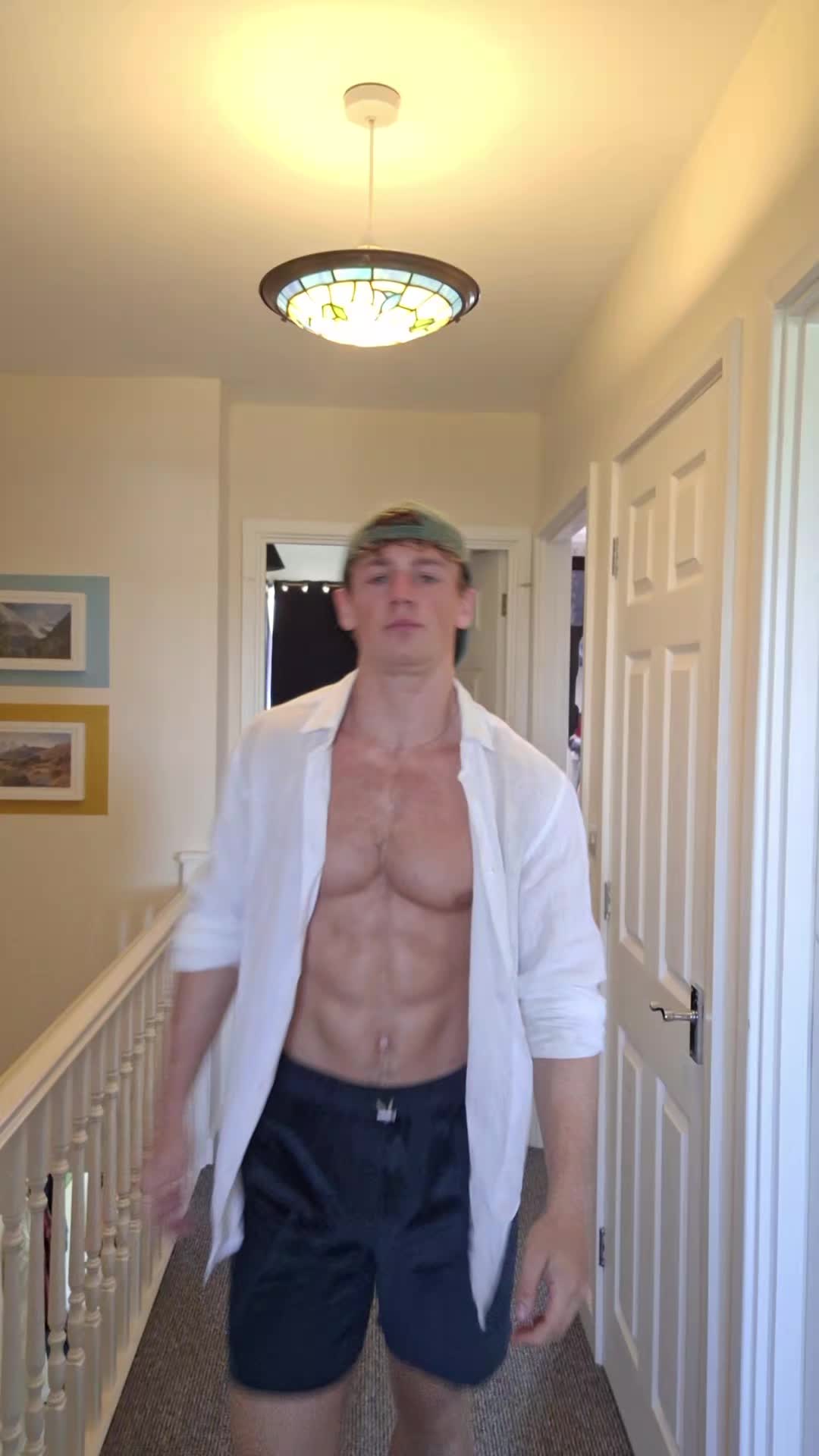 @elliscousens