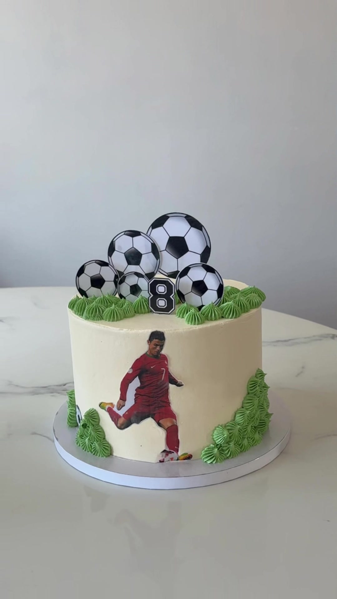 @iulia cakes
