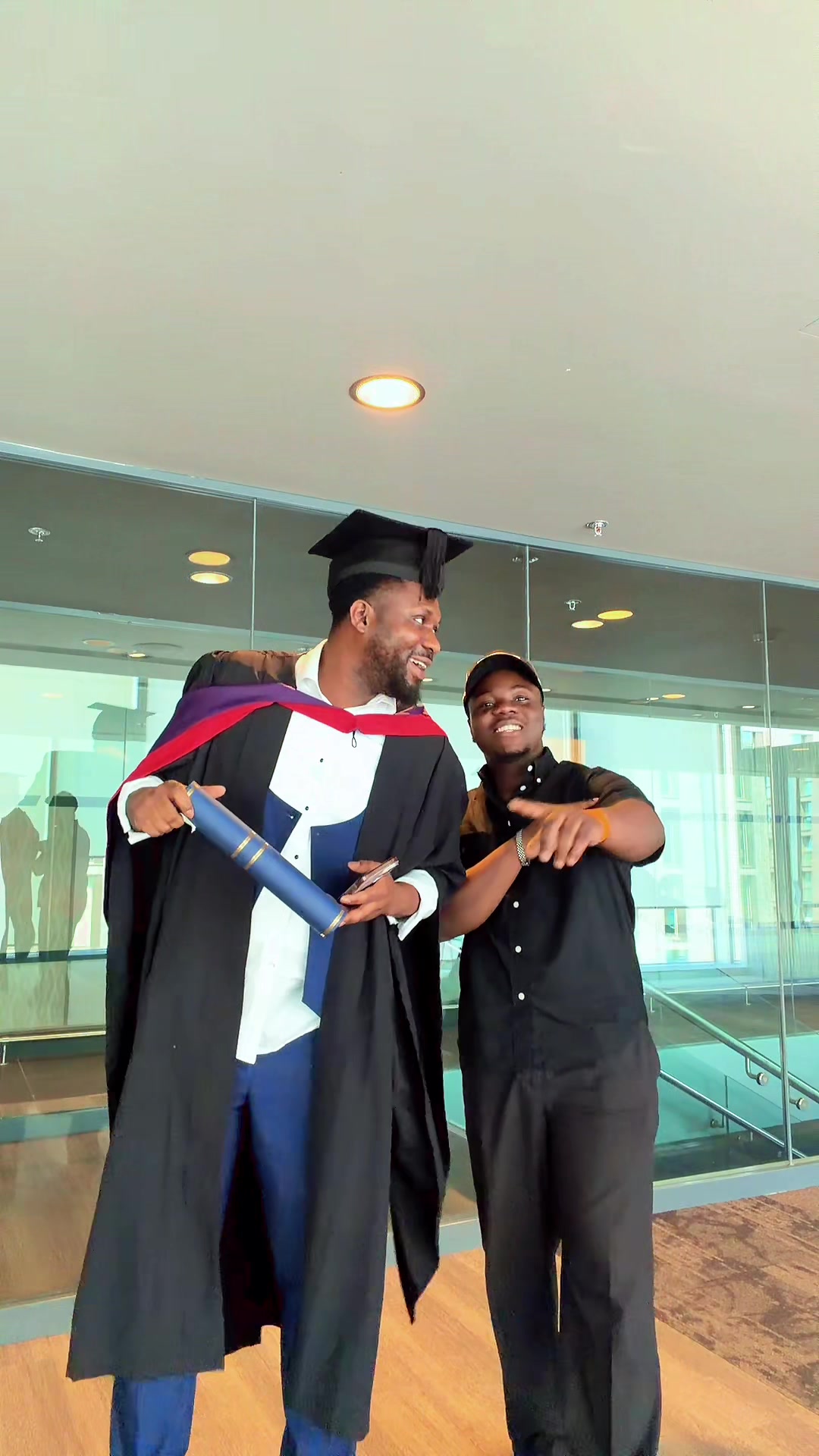 @𝐑𝐎𝐍𝐀𝐋𝐃𝐎🇬🇭