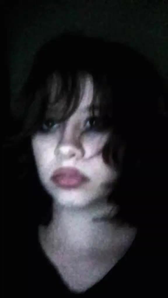 @~♪★𝔲𝔯 𝔪𝔬𝔪𝔰 𝔱𝔥𝔬𝔫𝔤★♪~