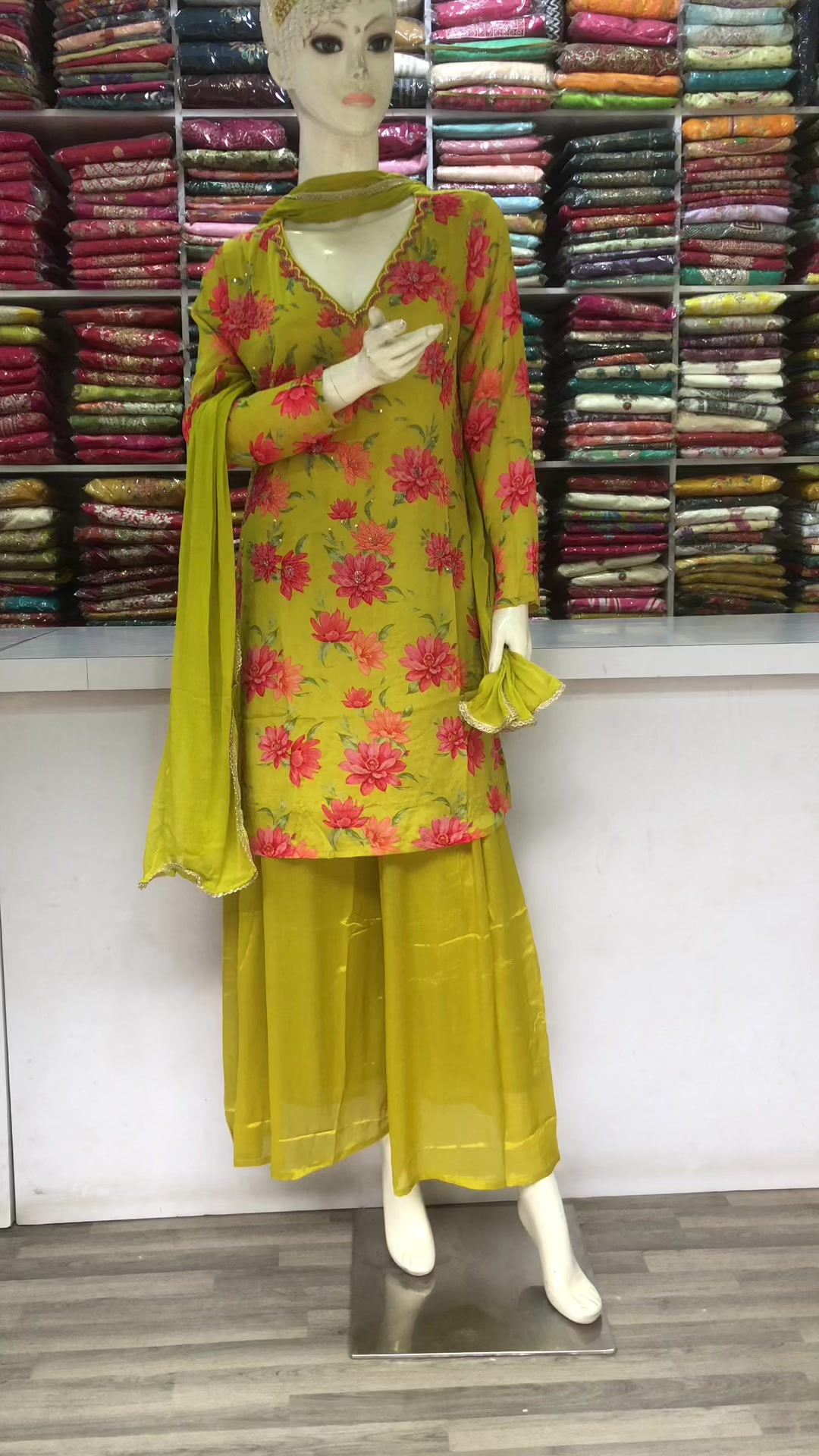 @Utsavi Saree