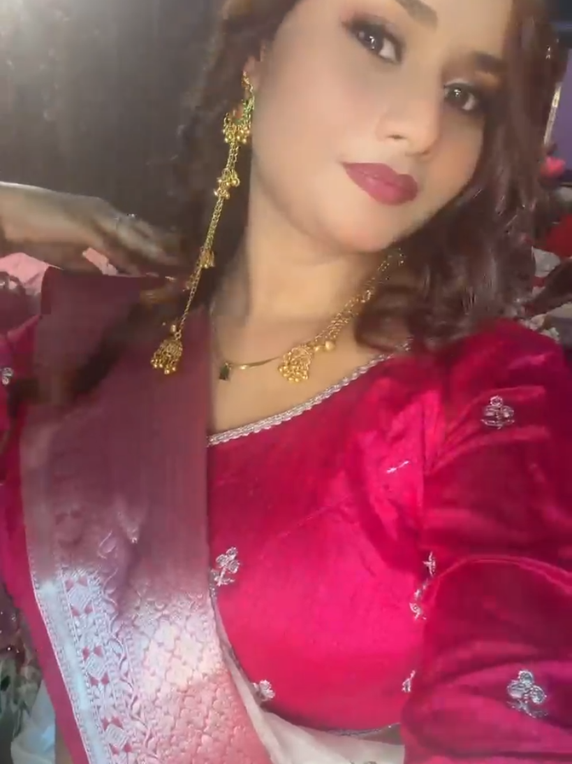 @इलियान्सी मुखिया CinDeRelLa🧚✨