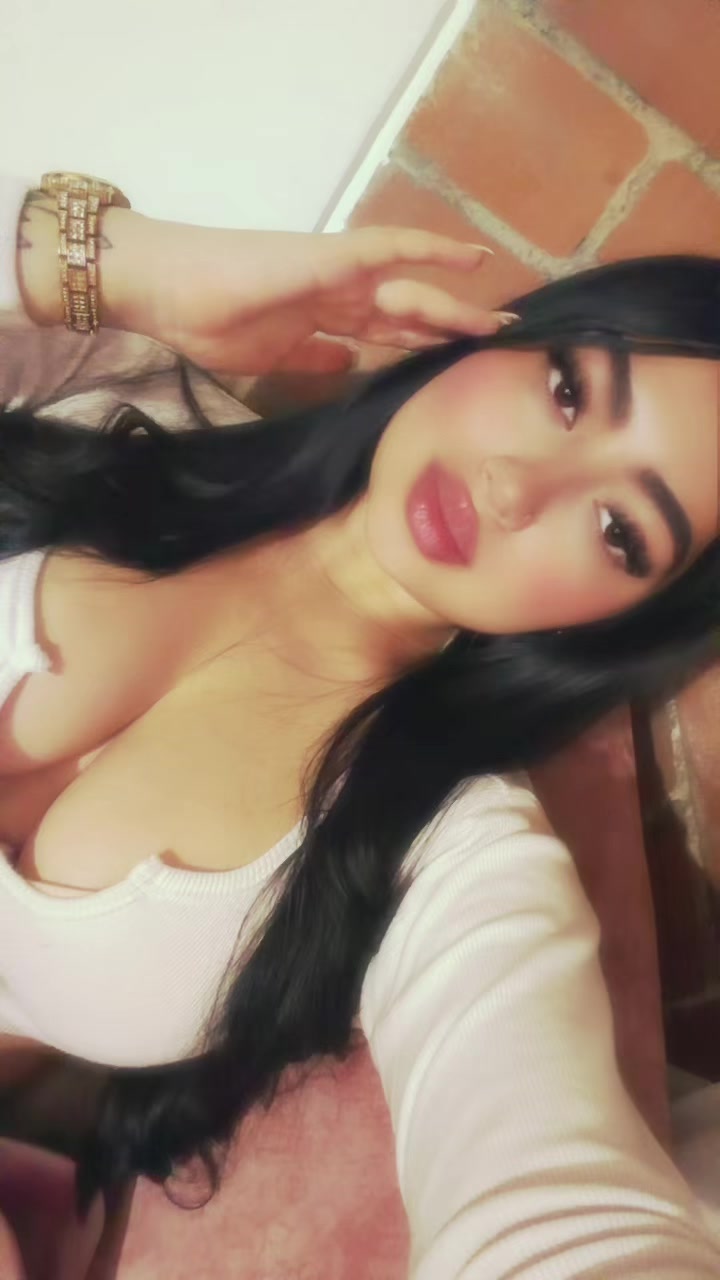 @VALENTINA♡.