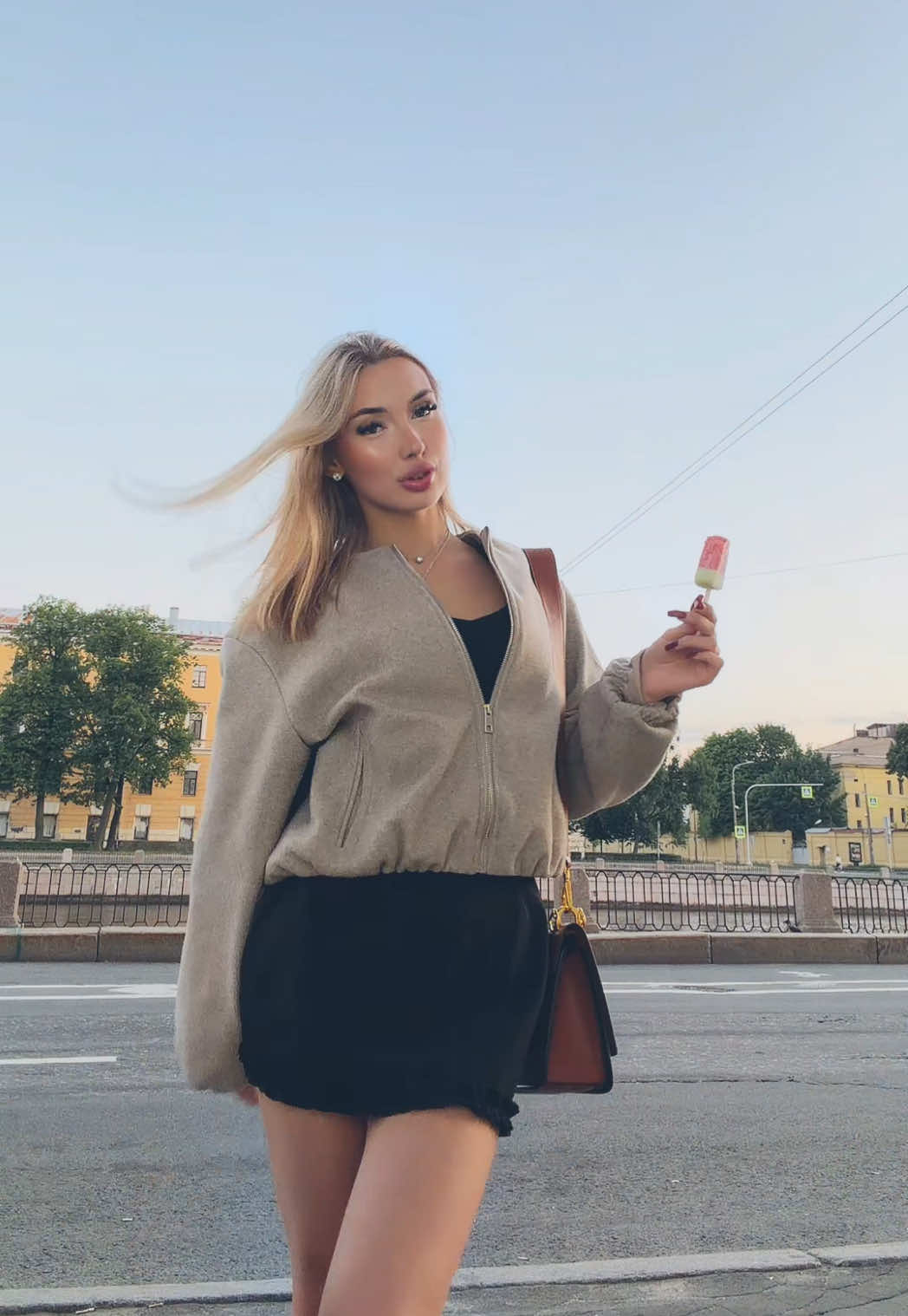 @𝐴𝐿𝐼𝑆𝐴👑