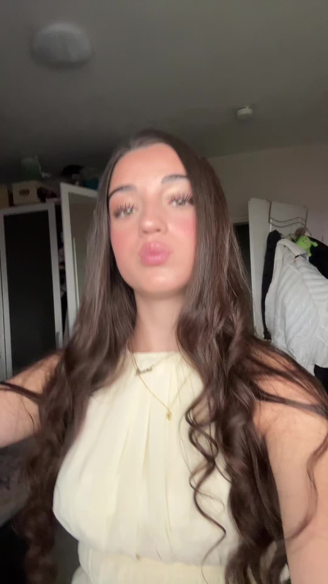 @laura