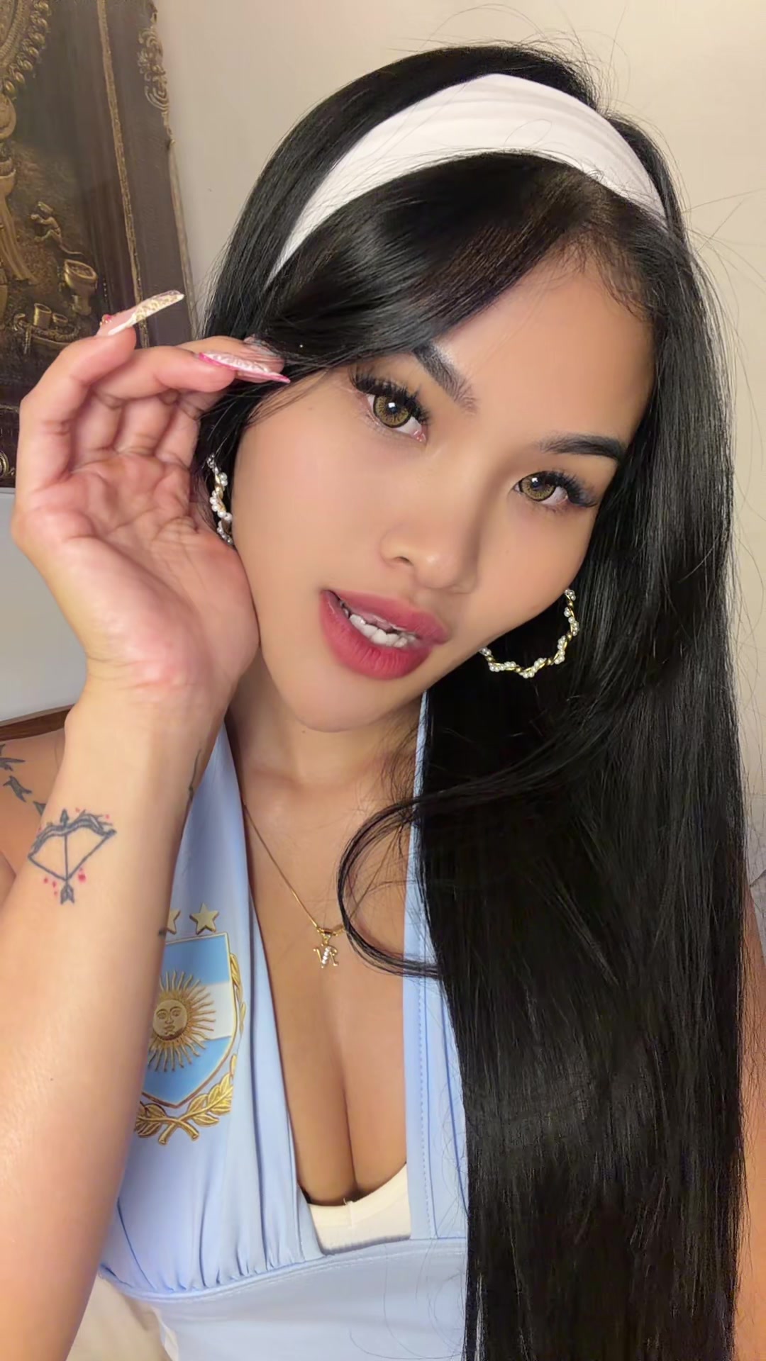 @Adhelputrii🦄