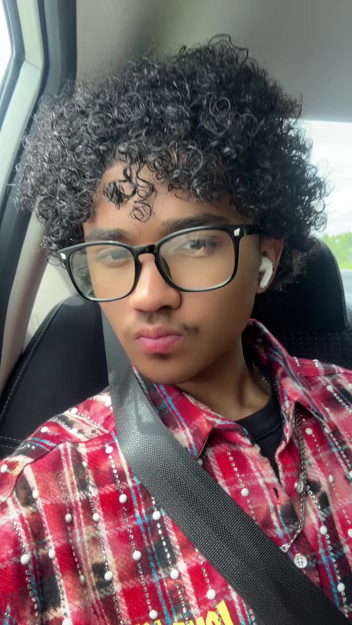 @ZxyFrmU2Me