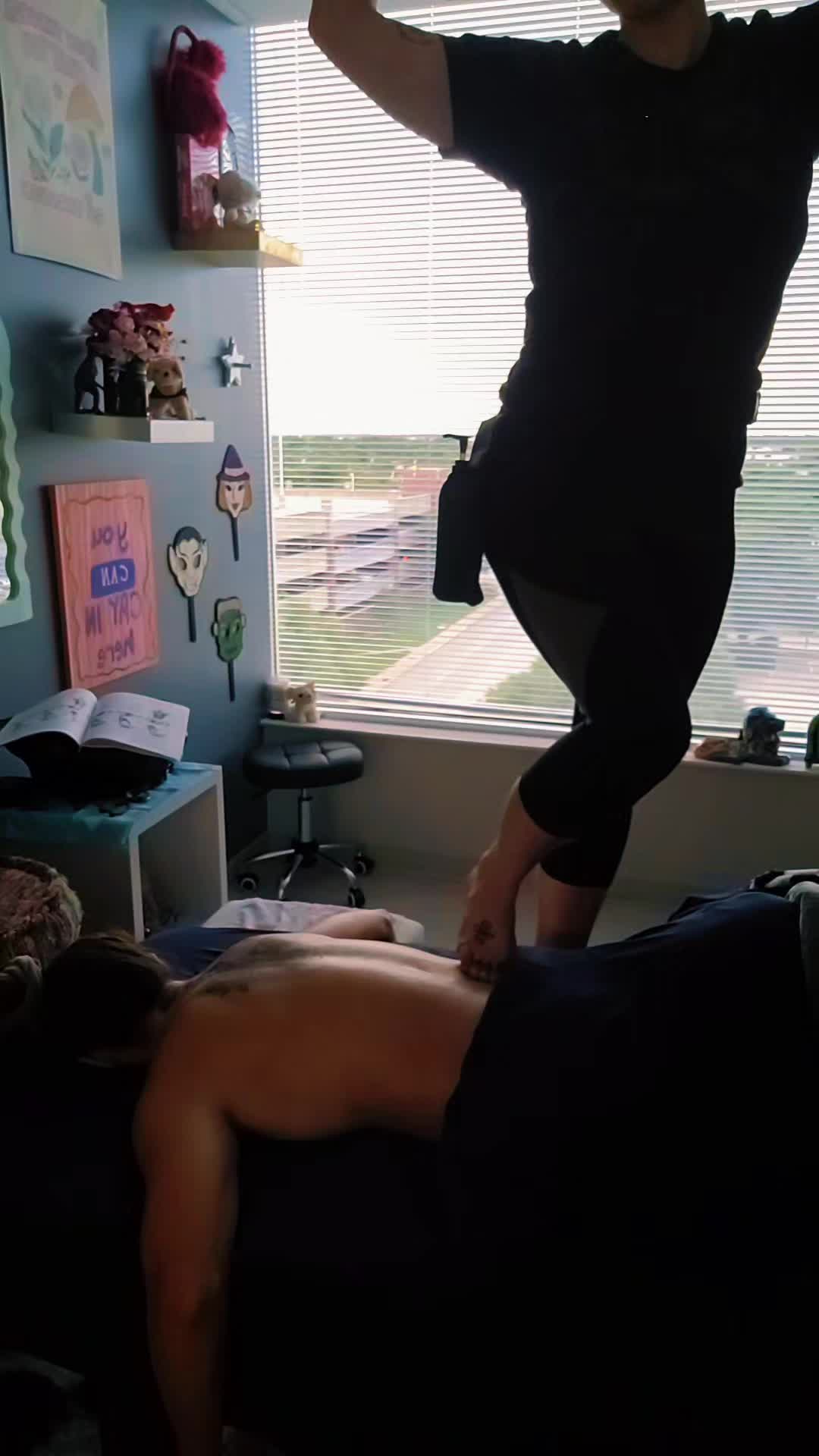 @hippiehandsbodywork