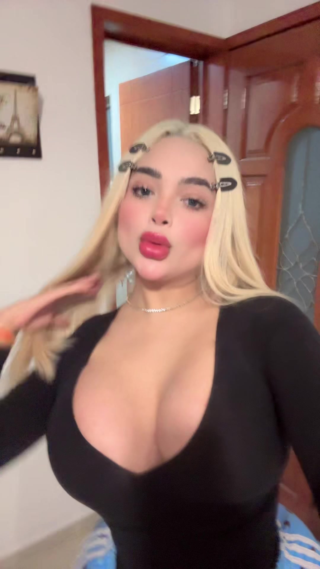 @1710lamu&ntilde;eca