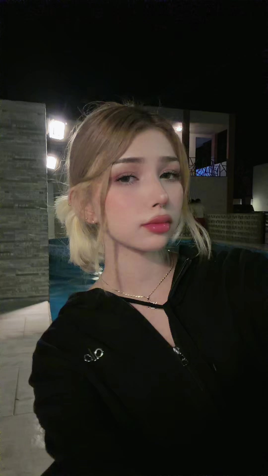 @𝓑𝓮𝓵𝓬𝔂 𝓖𝓻𝓮𝔂🍒👁️⃤