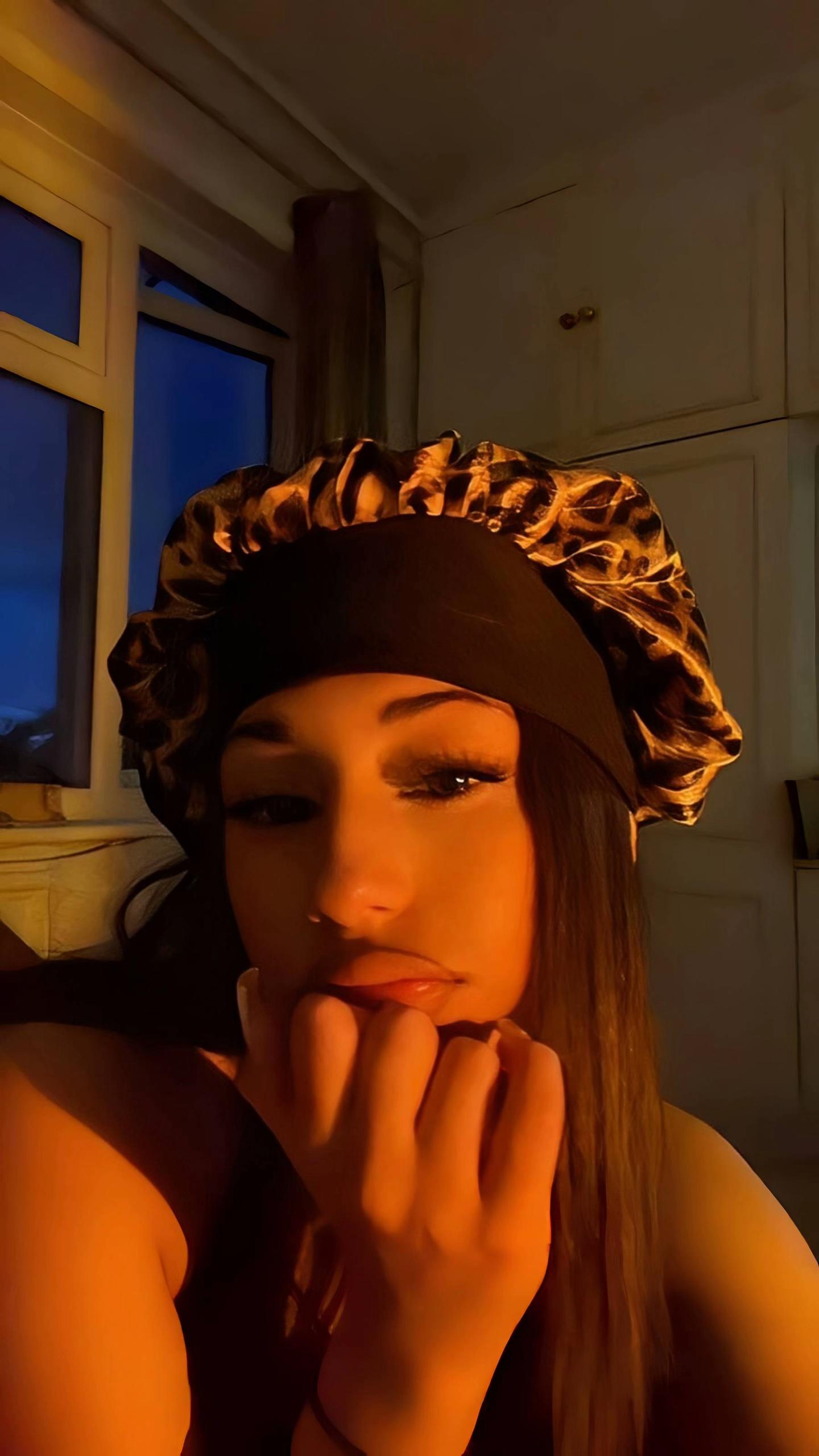 @𝐄ꨄ