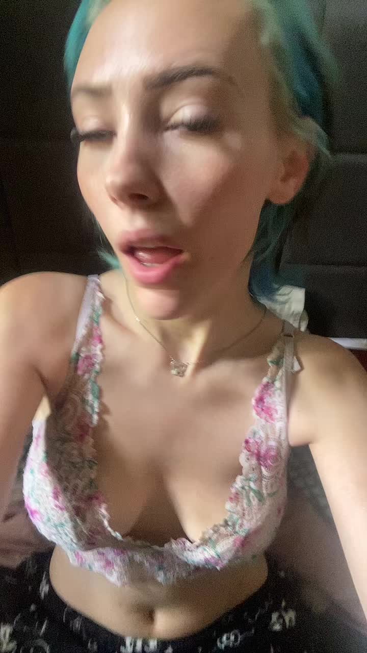 @that_blue_eyed.bitch