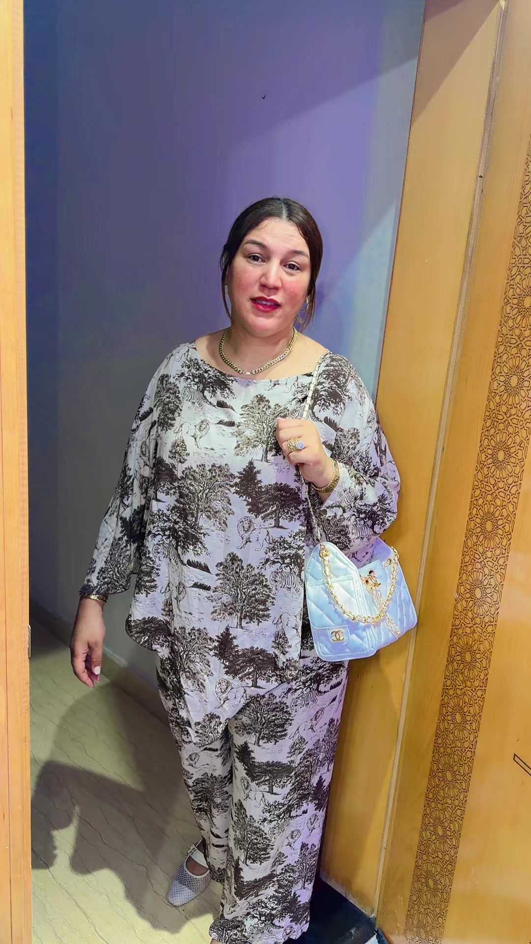 @هميزات هالة