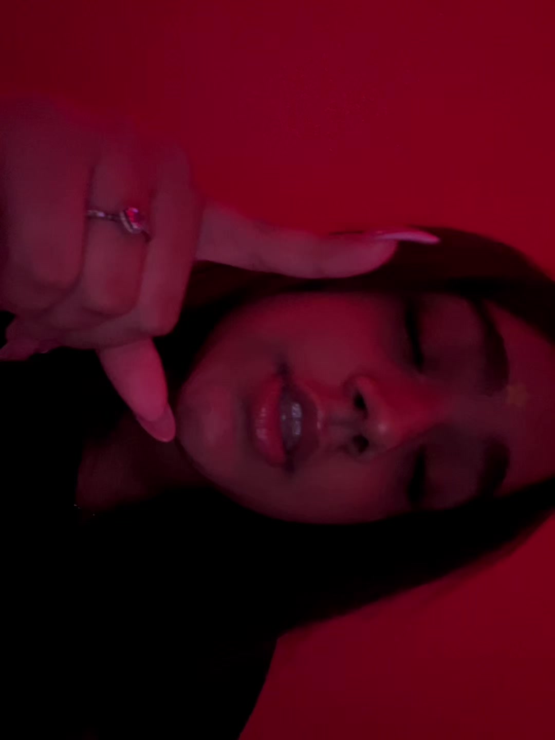 @🖤