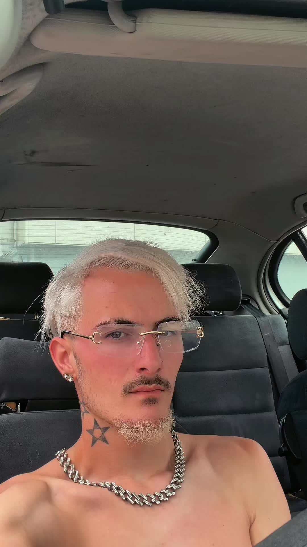 @𝔐𝔞𝔷𝔬𝔲𝔱.02