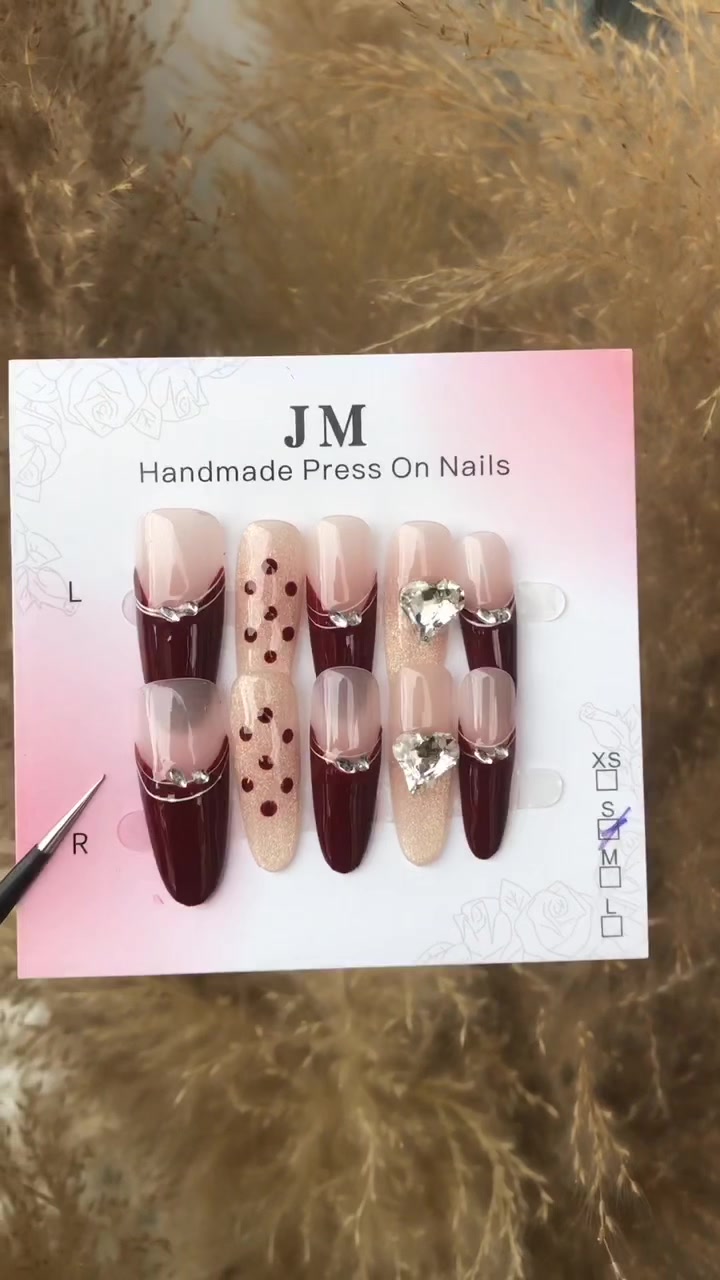 @JMhandmadepressonnails