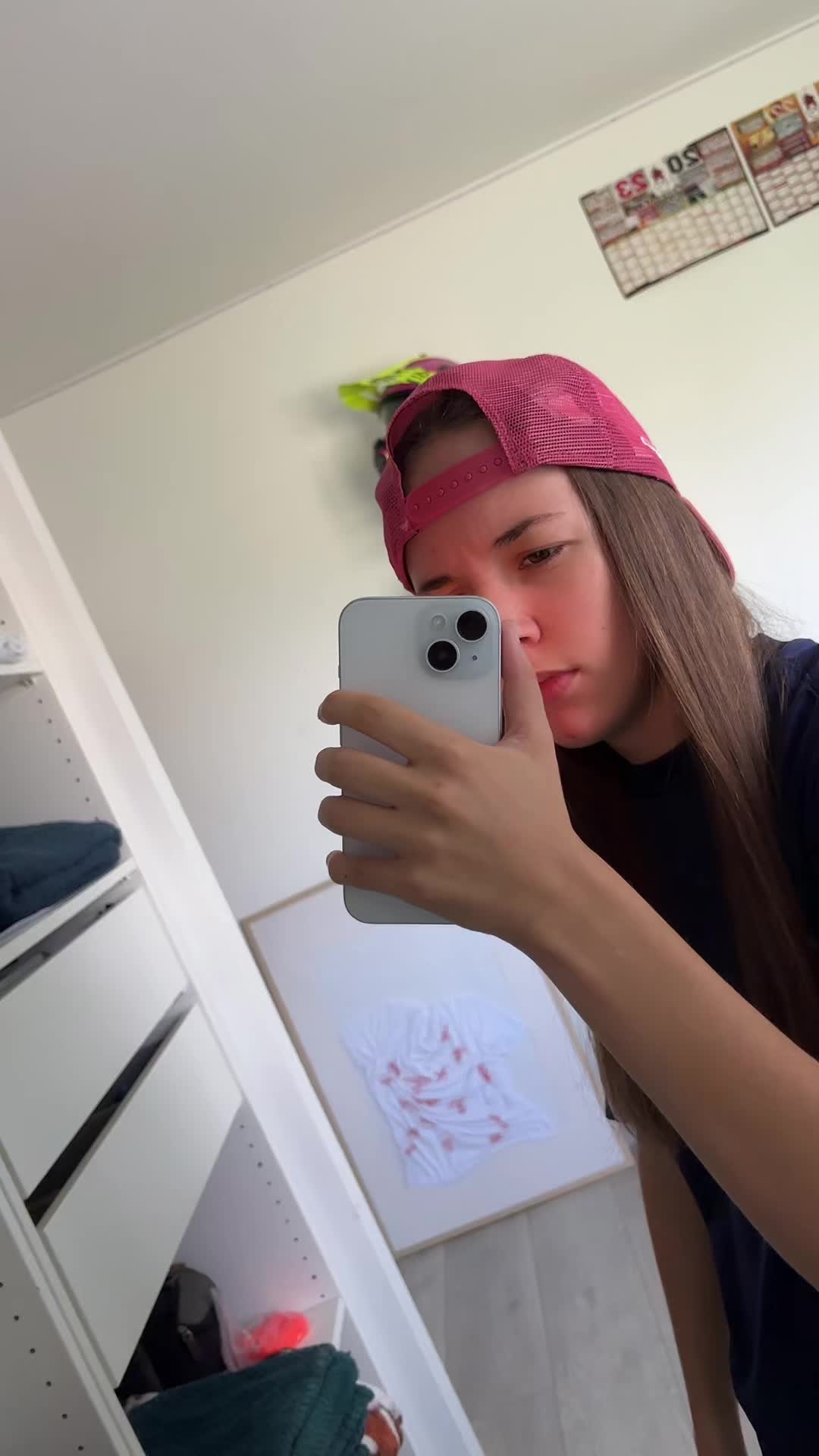 @𝐜𝐥𝟒𝐫𝐚.😶&zwj;🌫️