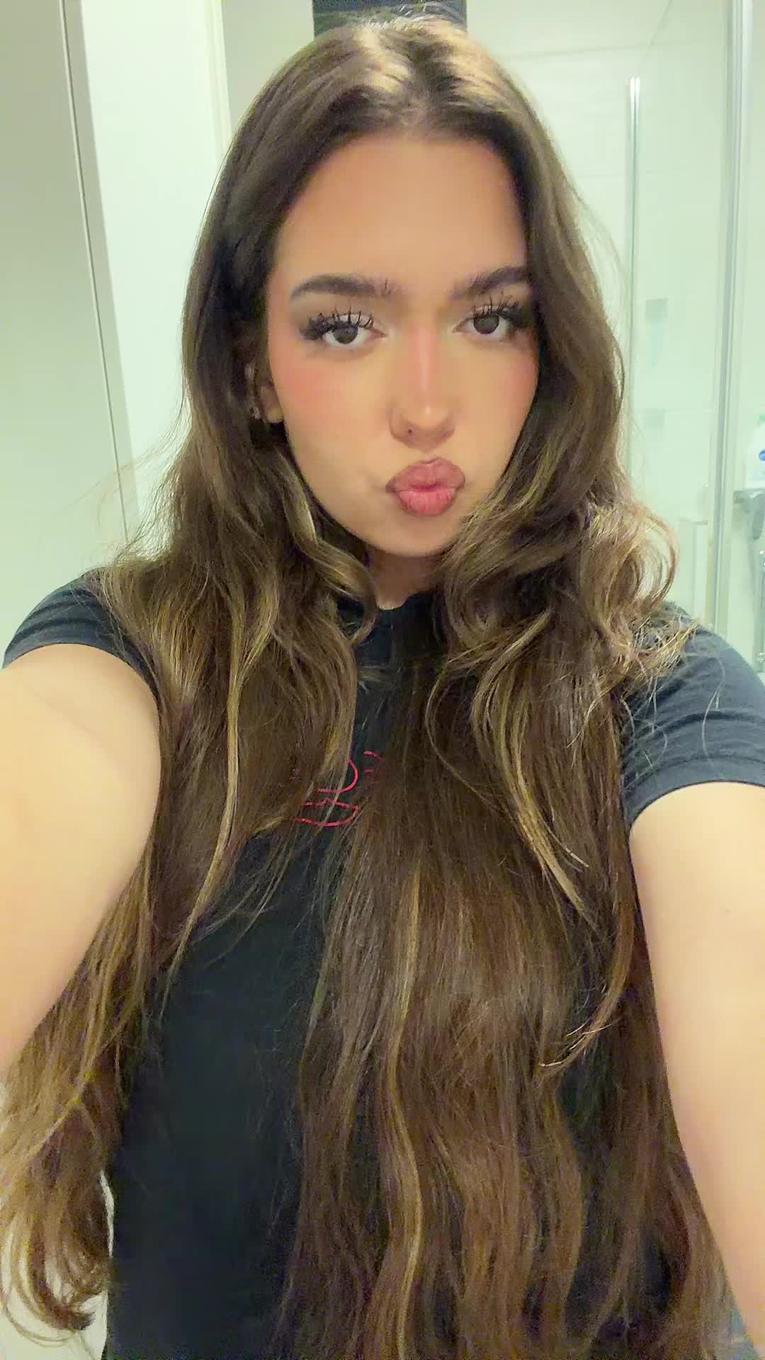 @adelinaballerina2