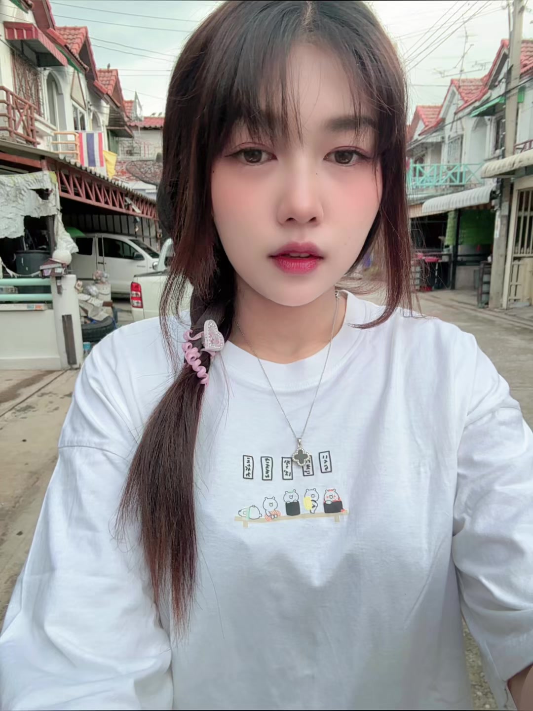 @Chompoo