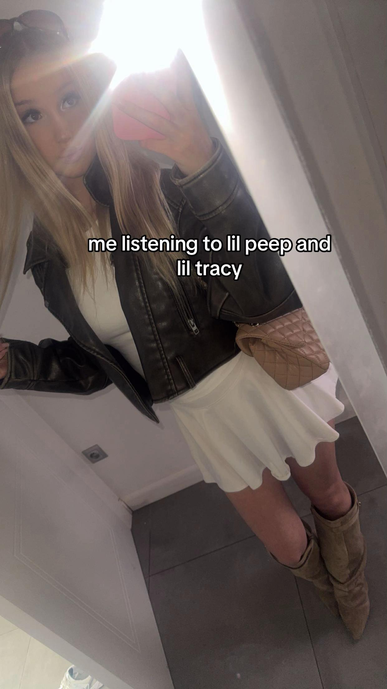 @llivcia