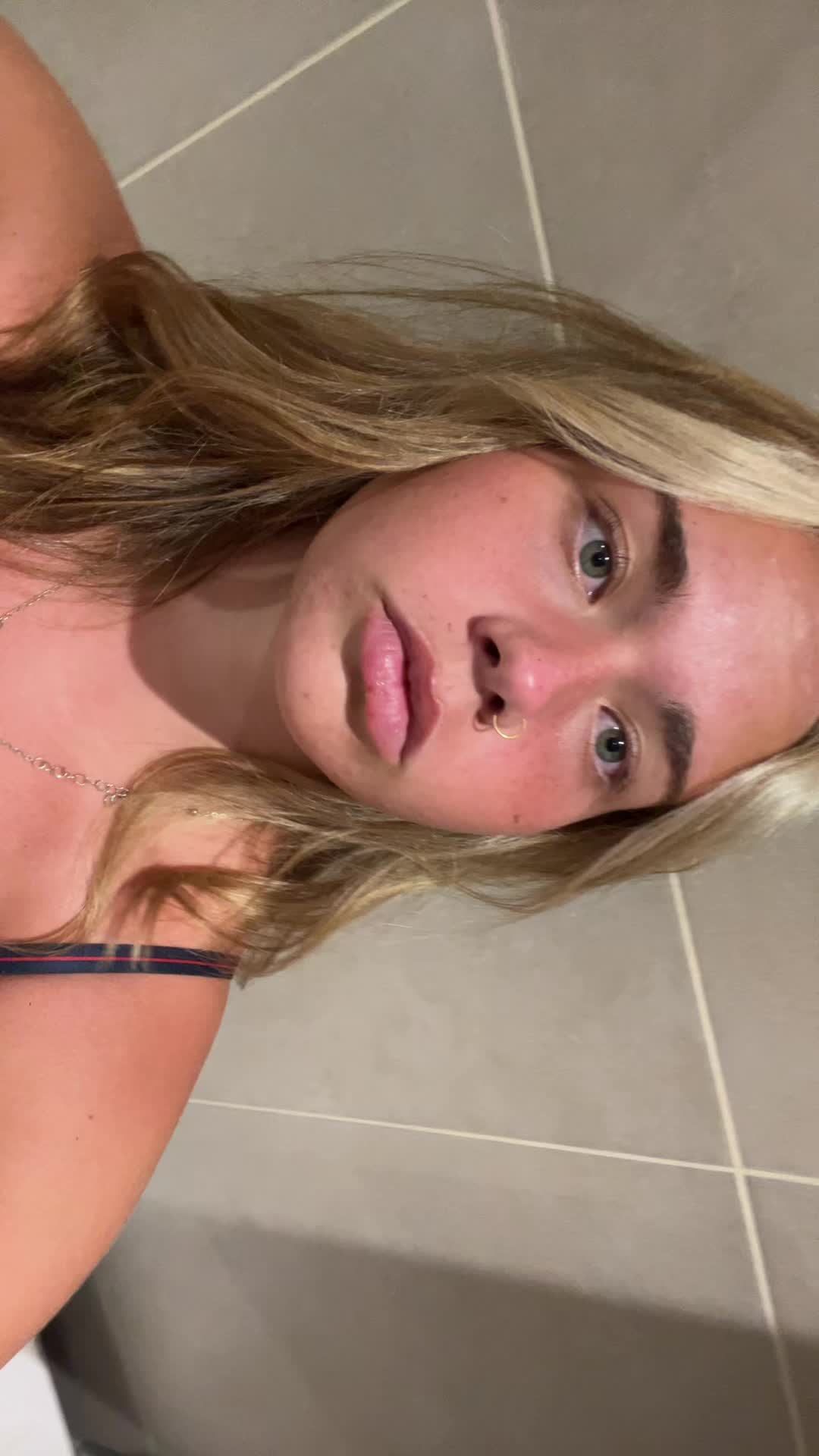@robyn!