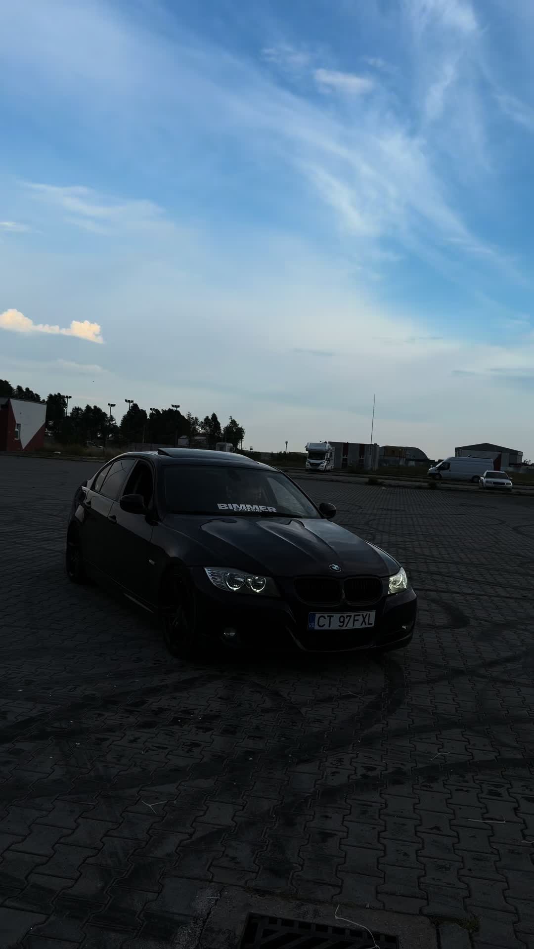 @the.shitboxbmw