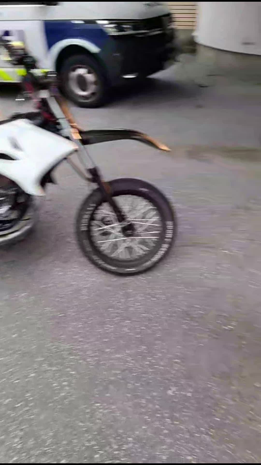 @Ĵųųŝ&ocirc;