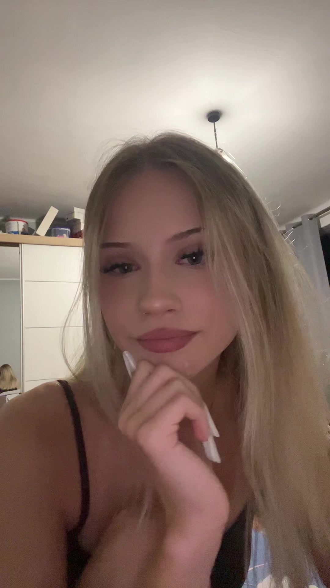 @𝐫