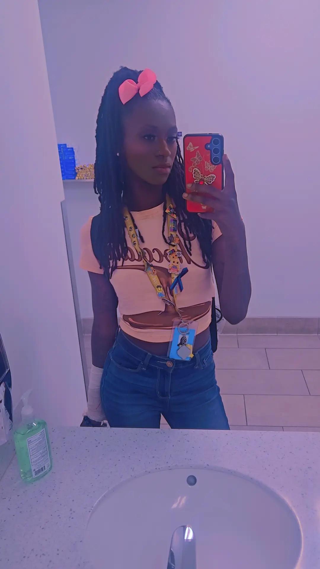 @laady.lay_