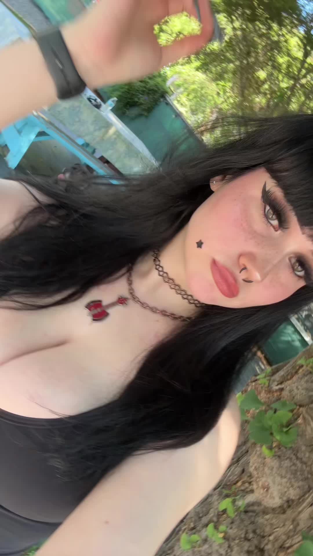 @BurgundyBitez♡