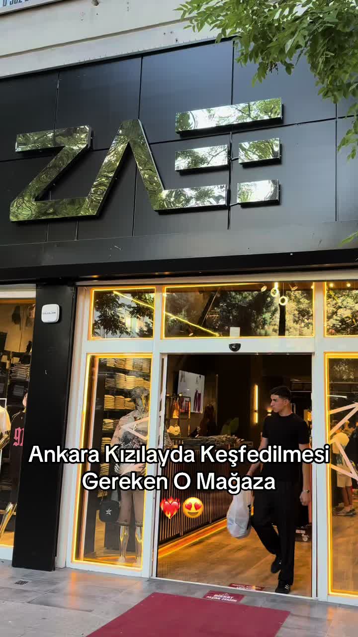 @zaeewearr