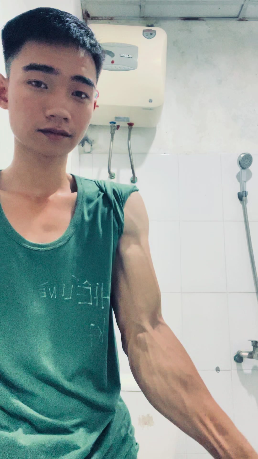 @Hiếu 2k7
